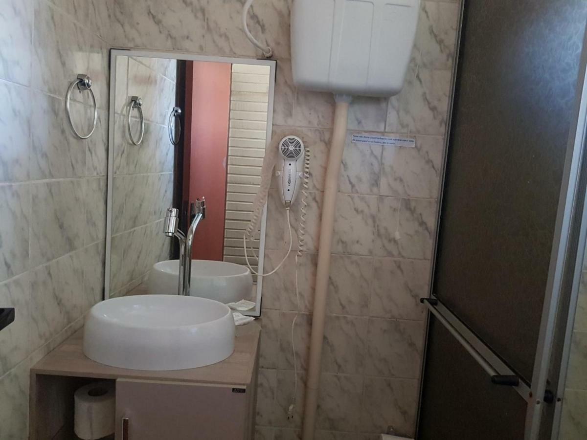 גרופאבה Residencial Emery Village מראה חיצוני תמונה